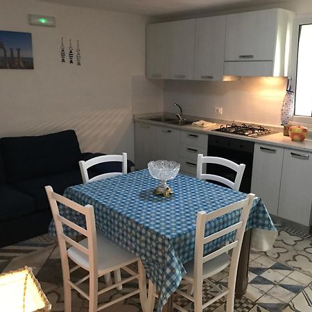 Villa Ceni - Appartamenti Con Camere, Cucina, Wc E Terrazza Sul Mare In Villa Con Piscina, Giardino E Parcheggio Marinella di Selinunte Buitenkant foto