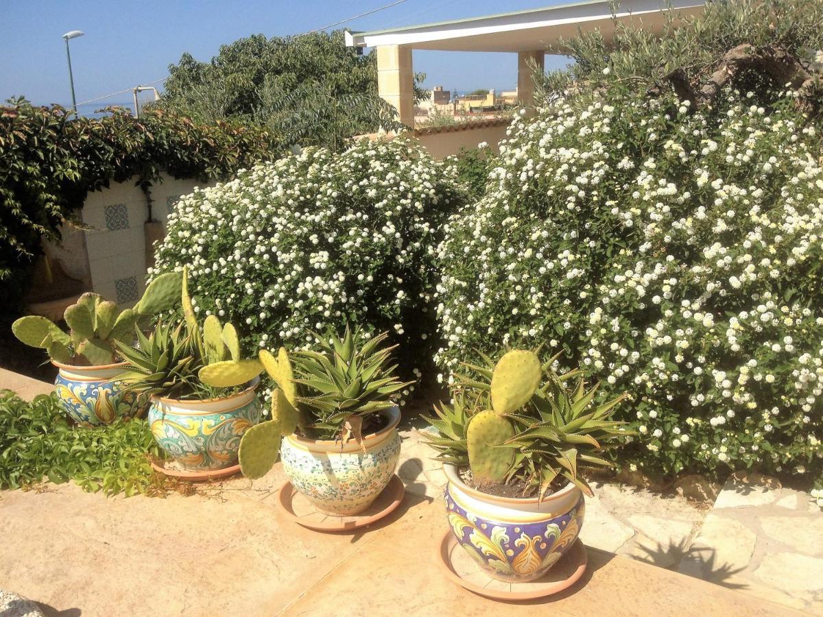 Villa Ceni - Appartamenti Con Camere, Cucina, Wc E Terrazza Sul Mare In Villa Con Piscina, Giardino E Parcheggio Marinella di Selinunte Buitenkant foto