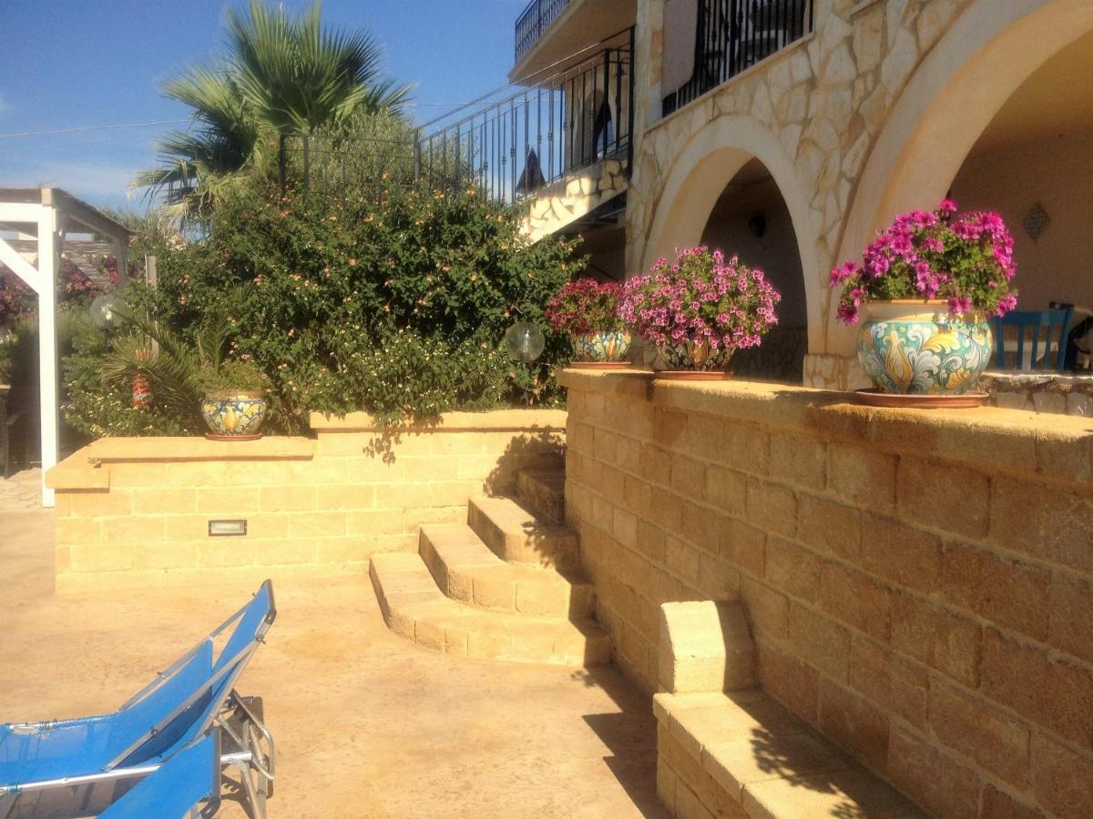 Villa Ceni - Appartamenti Con Camere, Cucina, Wc E Terrazza Sul Mare In Villa Con Piscina, Giardino E Parcheggio Marinella di Selinunte Buitenkant foto