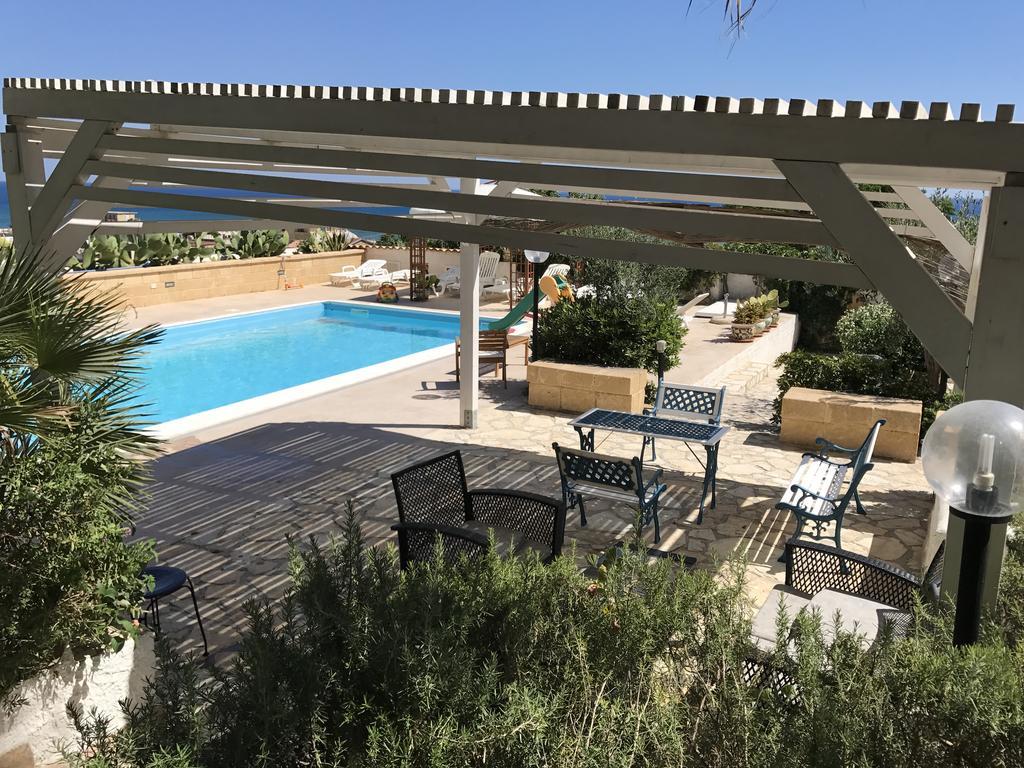 Villa Ceni - Appartamenti Con Camere, Cucina, Wc E Terrazza Sul Mare In Villa Con Piscina, Giardino E Parcheggio Marinella di Selinunte Buitenkant foto