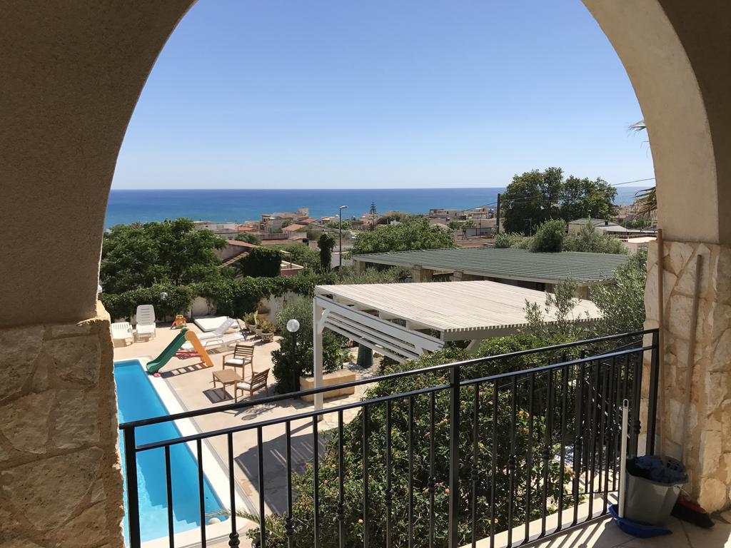 Villa Ceni - Appartamenti Con Camere, Cucina, Wc E Terrazza Sul Mare In Villa Con Piscina, Giardino E Parcheggio Marinella di Selinunte Buitenkant foto