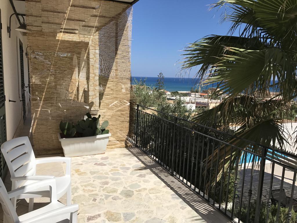 Villa Ceni - Appartamenti Con Camere, Cucina, Wc E Terrazza Sul Mare In Villa Con Piscina, Giardino E Parcheggio Marinella di Selinunte Buitenkant foto