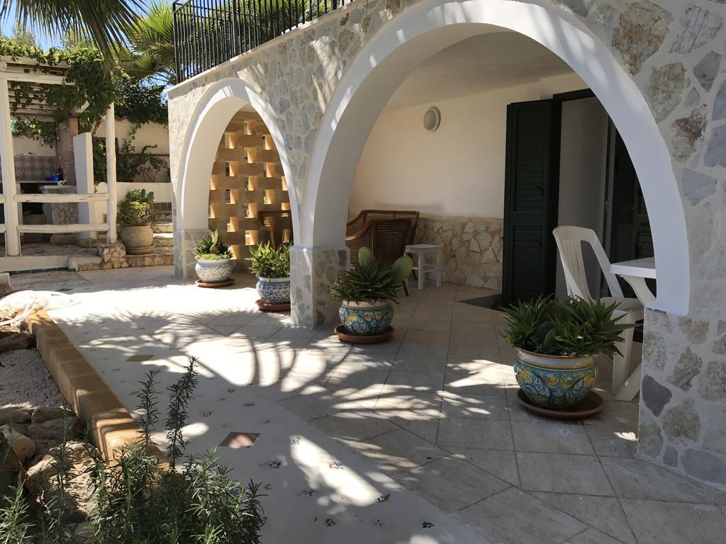 Villa Ceni - Appartamenti Con Camere, Cucina, Wc E Terrazza Sul Mare In Villa Con Piscina, Giardino E Parcheggio Marinella di Selinunte Buitenkant foto