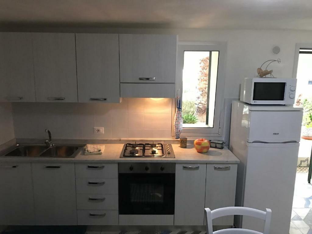 Villa Ceni - Appartamenti Con Camere, Cucina, Wc E Terrazza Sul Mare In Villa Con Piscina, Giardino E Parcheggio Marinella di Selinunte Buitenkant foto