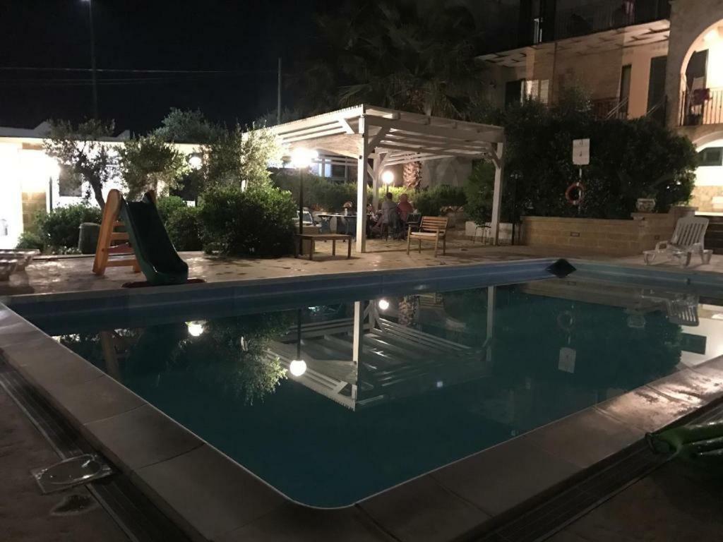 Villa Ceni - Appartamenti Con Camere, Cucina, Wc E Terrazza Sul Mare In Villa Con Piscina, Giardino E Parcheggio Marinella di Selinunte Buitenkant foto