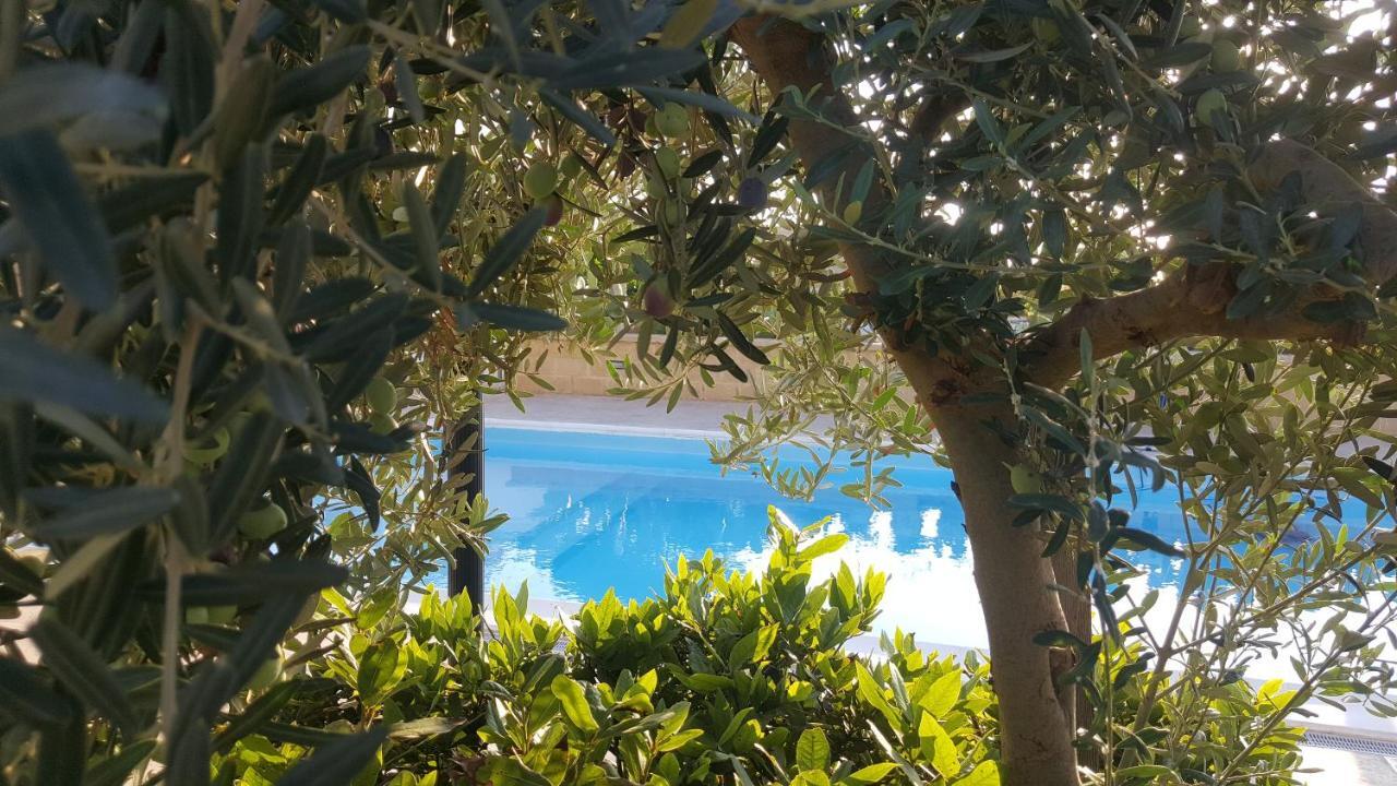 Villa Ceni - Appartamenti Con Camere, Cucina, Wc E Terrazza Sul Mare In Villa Con Piscina, Giardino E Parcheggio Marinella di Selinunte Buitenkant foto