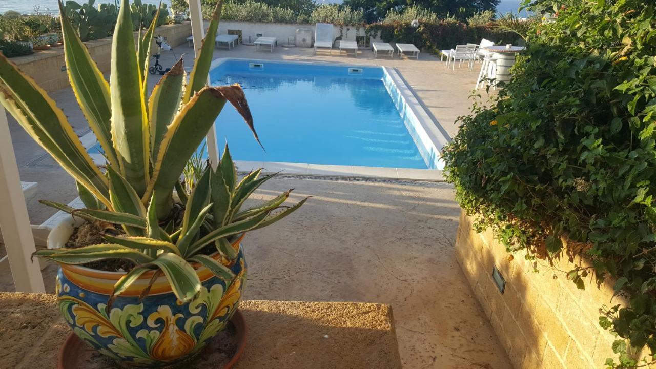 Villa Ceni - Appartamenti Con Camere, Cucina, Wc E Terrazza Sul Mare In Villa Con Piscina, Giardino E Parcheggio Marinella di Selinunte Buitenkant foto